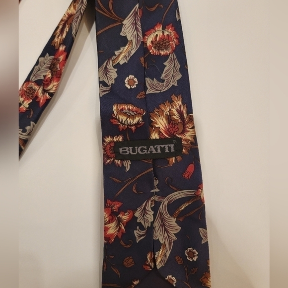 Bugatti Navy Floral Paisley Neck Tie 100%‎ Italian Silk - Picture 5 of 5